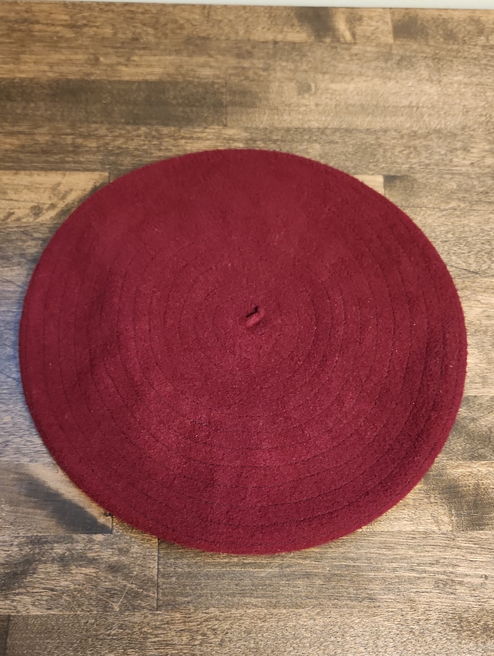 CHANEL Vintage Beret Deep Burgundy 80% Wool / 20% Cotton